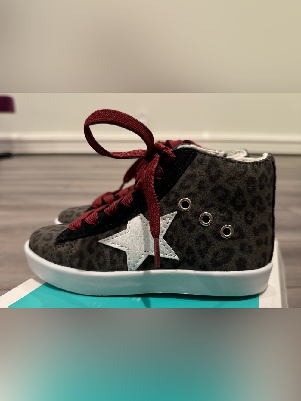 Girls Leopard Print High-Top Sneakers with Star Accent - White & Burgundy